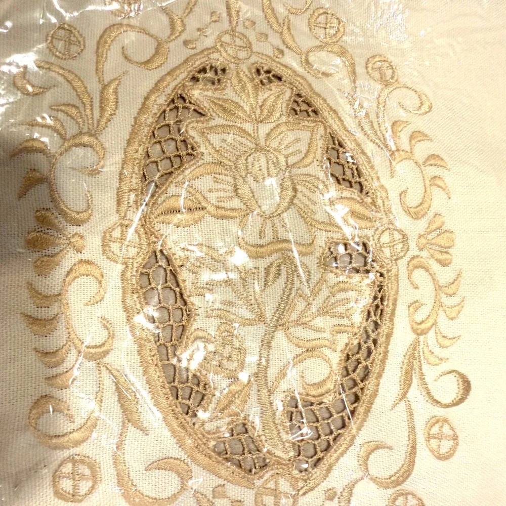 Vintage‎ Floral Embroidered Polycotton Placemat and Napkin Set 12pc Cream Lace